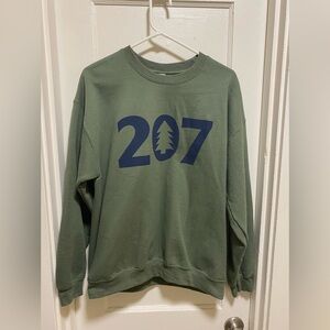 Unisex 207 Maine area code sweater - Size large - color green